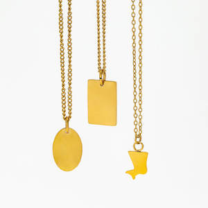 قلادة سلسلة أنيقة مطلية بالذهب عيار 18 من الفولاذ المقاوم للصدأ قلادة مستطيلة بيضاوية قلادة قلادة من المجوهرات العصرية - Product Image 1