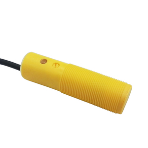 PNP saklar jarak dekat kapasitif plastik 15MM untuk deteksi jarak kapasitif tanam IP67 silinder industri - Product Image 4