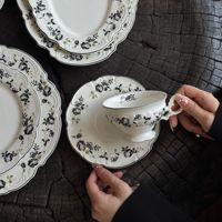 Lelyi Nieuwe Franse Retro Handgeschilderde Zwarte Rand Bloemmotief Reliëf Keramische Bord Exquise Afternoon Tea Dessert Bord