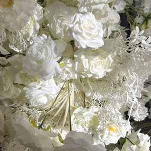 Arco Nuziale <span class=keywords><strong>Bianco</strong></span> di 2,4m, <span class=keywords><strong>Cancello</strong></span> di Fiori Artificiali con Ortensie e Rose per Decorazioni Matrimoniali sul Prato - Product Image 4