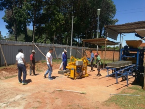 Machine automatique de bloc de ponte pour le moulage de <span class=keywords><strong>brique</strong></span> de béton de mousse comportant le roulement de boîte de vitesse de moteur de pompe de PLC - Product Image 4