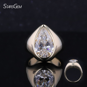 Anillo de compromiso de oro amarillo de 10K con diamante cultivado en laboratorio de 4 quilates, corte pera, estilo sello, con bisel E VS1. - Product Image 1