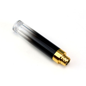 Cylindre de luxe 5ml noir or dégradé couleur maquillage brillant à lèvres <span class=keywords><strong>correcteur</strong></span> tubes avec anneau en or et brosse - Product Image 3