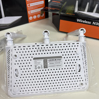 Version internationale multilingue FTTH ONU Réseau domestique sans fil Fast Stable 2.4G WIFI 300mbps Routeur sans fil