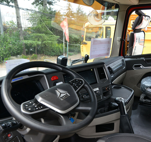 Camión Tractor Howo MAX 6x4 Usado de Segunda Mano con 460 hp, Transmisión Manual y Motor Alemán MAN - Product Image 4