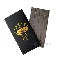Boîte d'emballage créative en chocolat noir mat avec motif de champignons holographiques dorés pour tablette de chocolat, 24 pièces