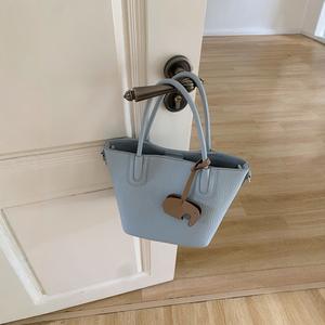 Sac seau en PU grande capacité pour femme senior, nouveau style mode estival, idéal pour les trajets quotidiens, design bandoulière simple - Product Image 4