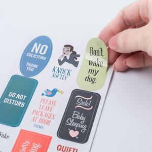 Etiqueta Adhesiva Redonda Personalizada de Nuevo Diseño, Etiqueta Impermeable Sintética para Envolver Regalos, Impresión de Logotipos en Etiquetas para Botellas con Garantía de Calidad - Product Image 4