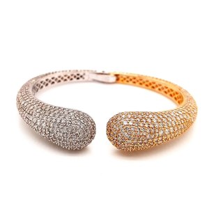 Brazalete Abierto de Oro de 14 Quilates de Dos Tonos con Diamantes Naturales de Claridad SI, Joyería Elegante y de Lujo - Product Image 3