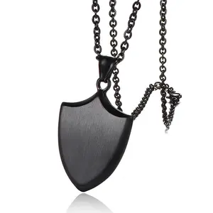 Collier Triangle en acier de titane pour hommes, bijoux de mode en acier inoxydable avec pendentif brillant, vente en gros, d'usine, nouvelle collection