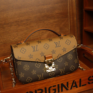Nuevo Bolso Cuadrado de Diseño Clásico y Lujoso para Mujer, con Monograma de Moda, Cadenas Dobles de Alta Gama, Cierre con Bloqueo, Elegante Bolso de Mano - Product Image 1