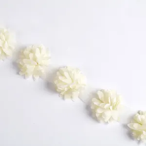 थोक शिफॉन क्लस्टर फूल रंग फ्रिंज 3D इकट्ठा फीता ट्रिम पिपली