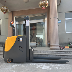 Ventes directes d'usine Station de haute qualité entraînée 2000kg 3000mm empileur électrique complet nouveau modèle direction électrique à trois côtés - Product Image 3