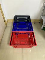 Panier à provisions en plastique de supermarché 28L avec poignées Paniers à provisions en plastique durables de poignée