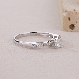 Anillo de compromiso elegante personalizado con diamantes naturales de oro blanco de 18 quilates, regalo de boda chapado en rodio para mujer, uso diario, fiesta cristiana - Product Image 5