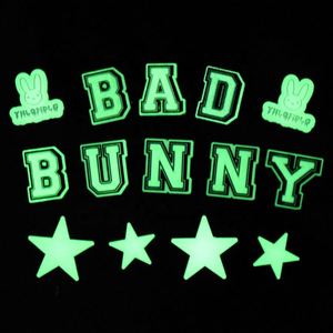 Breloques de chaussures d'été Nouveau PVC Alphabet anglais Strass brillant Boucles métalliques pour sandales Offre Spéciale décoration pour chaussures Vente en gros - Product Image 6