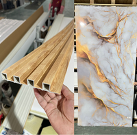 Panneau mural de décoration intérieure en bois cannelé Wpc Uv Panneau mural de salon Marbre Alternative laminé Pvc Feuille de marbre Uv pour mur de TV