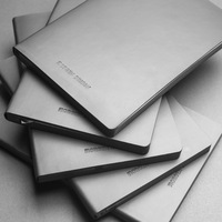 Coffret cadeau de stylo pour carnet A4 en relief avec logo personnalisé 100 feuilles imprimées Couverture intérieure rigide en cuir pour agenda en spirale Papier offset en PVC