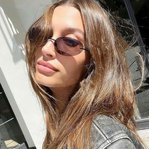 แว่นกันแดดทรงรีไร้กรอบสไตล์เรโทรหรูหราแนวพังก์โลหะยุค 2000 ป้องกันรังสียูวี 400 สำหรับผู้หญิงและผู้ชาย ขายส่ง - Product Image 4