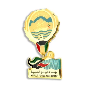 Benutzer definierte Gold Metall Magnet Emblem Logo Flagge Souvenir Pin Abzeichen Kuwait National feiertag