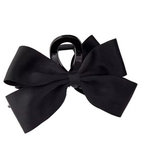 Pince à cheveux style Hepburn sophistiquée avec nœud en ruban noir, pince requin pour chignon, bandeau princesse évasioniste avec pince à cheveux - Product Image 5