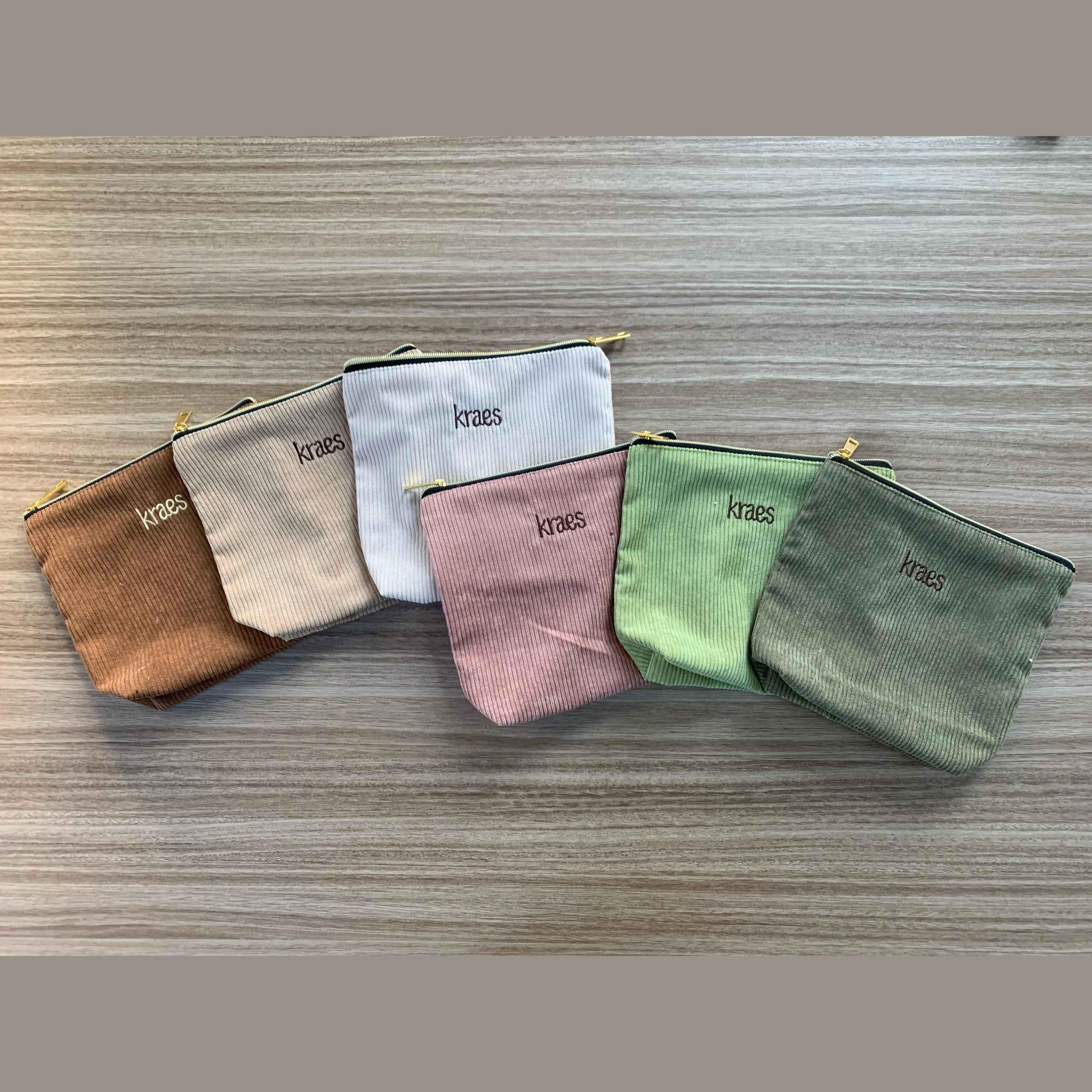 Custom Logo Colorful Corduroy Velvet Cotton Lining Makeup Cosmetics Purse Pouch Bag with Zipper and Private Label