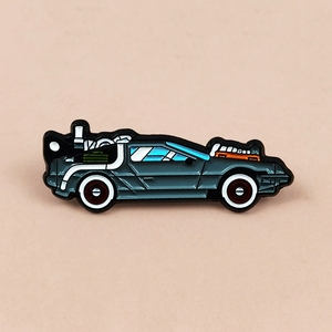 Broche en émail de voiture de sport rétro de dessin animé, inspirée des films de science-<span class=keywords><strong>fiction</strong></span>, badge de revers, bijou, cadeau - Product Image 2