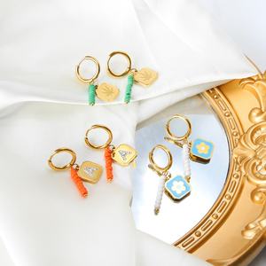 Pendientes Pequeños de Perlas de Acero Inoxidable Coloridos Brasileños, Chapados en Oro de 18K, para la Fabricación de Joyas - Product Image 1