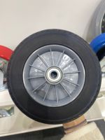Roulette personnalisée SQ 6 pouces 8 pouces roue en caoutchouc solide à noyau métallique pour conteneur à déchets de tondeuse à gazon