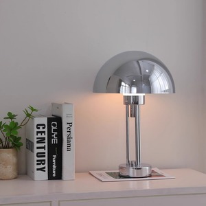 โคมไฟตั้งโต๊ะบาวเฮาส์ E27 LED โครเมียม ดีไซน์เรียบง่ายสำหรับห้องนั่งเล่นห้องนอนห้องทำงาน - Product Image 3