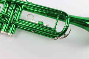 <span class=keywords><strong>Prix</strong></span> de gros <span class=keywords><strong>trompette</strong></span> verte corne en laiton vent instrument de musique pour débutants - Product Image 4