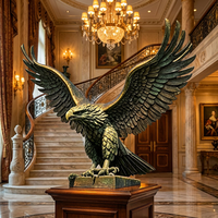 Statue d'aigle en bronze aux ailes écartées, grande sculpture d'aigle en bronze coulé pour la décoration de jardins et de places publiques, sculpture en bronze