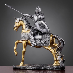 Statue en résine de chevalier médiéval à <span class=keywords><strong>cheval</strong></span>, sculpture de guerrier en armure rétro pour la décoration de la maison, du bureau et de la man cave - Product Image 2