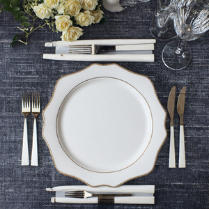 Assiettes <span class=keywords><strong>de</strong></span> service en <span class=keywords><strong>porcelaine</strong></span> décorative <span class=keywords><strong>de</strong></span> <span class=keywords><strong>luxe</strong></span> pour mariage, fleurs blanches, bord doré, vaisselle en céramique, ensemble d'assiettes <span class=keywords><strong>de</strong></span> présentation - Product Image 3