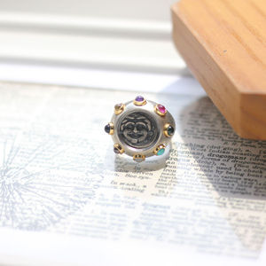 Bague vintage en argent sterling 925 plaqué rhodium minimaliste gravée sur mesure avec zircon coloré Medusa pour femme, cadeau de mariage - Product Image 3