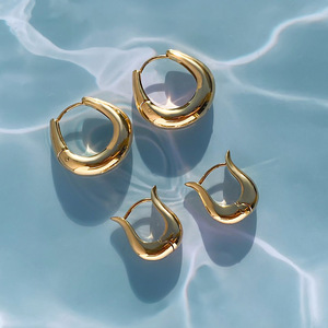 Pendientes de Aro de 22 mm, Acero Inoxidable, Chapados en Oro, Diseño Geométrico para Uso Diario - Product Image 4