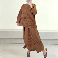 Ensemble deux pièces asymétrique plissé diagonalement, tunique à manches longues avec fente latérale et jupe longue portefeuille, tenue modeste pour femme, automne, vente en gros, OEM