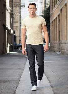 Camiseta Deportiva Transpirable de Secado Rápido para Hombre, 100% Poliéster, Tejido de 180 g/m², con Logotipo Personalizado, Paquete de 12 Unidades al por Mayor - Product Image 2