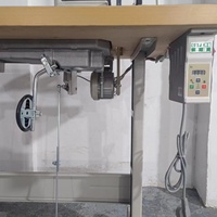 Machine à coudre industrielle en zig zag MT-1530 facile à utiliser Machine de cimentation de chaussures informatisée Ventes directes d'usine