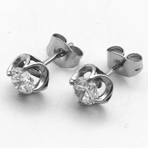 yunnique <b>Stud</b> <b>Earrings</b> Flower Shape <b>Black</b> Zircon Claw Setting 316 Stainless Steel Jewelry Unisex Fashion <b>Earrings</b> - Product Image 5