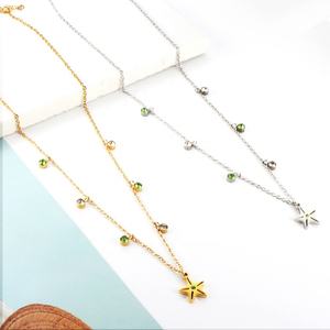 Collier Pendentif Étoile en Acier Inoxydable Plaqué Or 18 carats, Étanche, avec Chaîne et Zircons Colorés en Forme d'Étoile de Mer – Nouvelle Collection Tendance - Product Image 3
