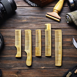 Set da Hotel Naturale: Spazzola per Dreadlock, Pettine Gigante a Denti Larghi per Barba, Pettine in Legno per Massaggio con Cera e Logo Personalizzato - Product Image 4
