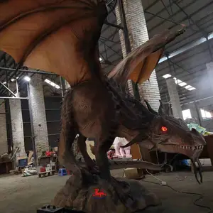 Animatronic realistic western dragon model with wings