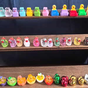 Vente en gros de figurines de <span class=keywords><strong>jardin</strong></span> de fées mignonnes, figurines artisanales en résine 3D pour canard de Pâques, jouets pour le bain - Product Image 4