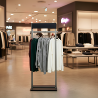 Présentoir de Vêtements Autonome en Métal Personnalisé pour la Vente au Détail – Vente en Gros