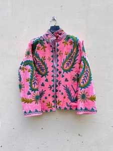 Chaqueta de terciopelo bordada a mano, abrigo bohemio floral de Cachemira, capa artesanal de invierno, bordado floral tradicional inspirado en Suzani. - Product Image 6