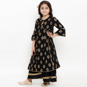 Nueva Llegada de Ropa Tradicional para Niños de la India, Ropa Infantil en Línea para Niñas, Kurta Elegante a Rayas Negras con Palazzos - Product Image 3