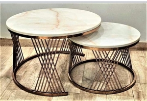 Tables gigognes rondes de luxe en marbre avec base en fil de fer doré élégante - Product Image 2