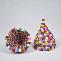 Chapeaux de Noël en feutre multicolores écologiques de 20 cm, en laine naturelle, design traditionnel, légers, durables, décoration pour la maison