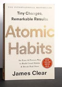 Achetez le livre Atomic Habits de James Clear : Guide de développement personnel, de mise en place de bonnes habitudes et de productivité pour une vie équilibrée. - Product Image 4